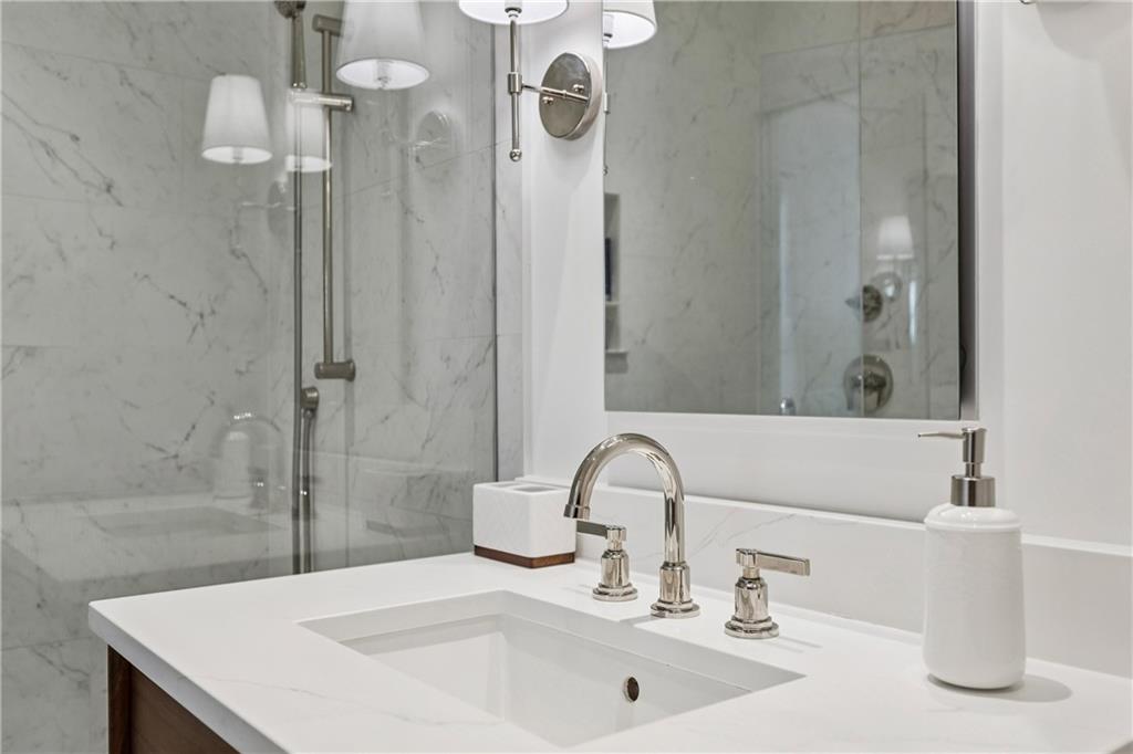 840 Woodley Drive NW