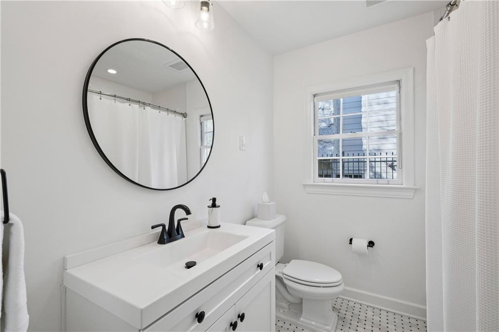 840 Woodley Drive NW