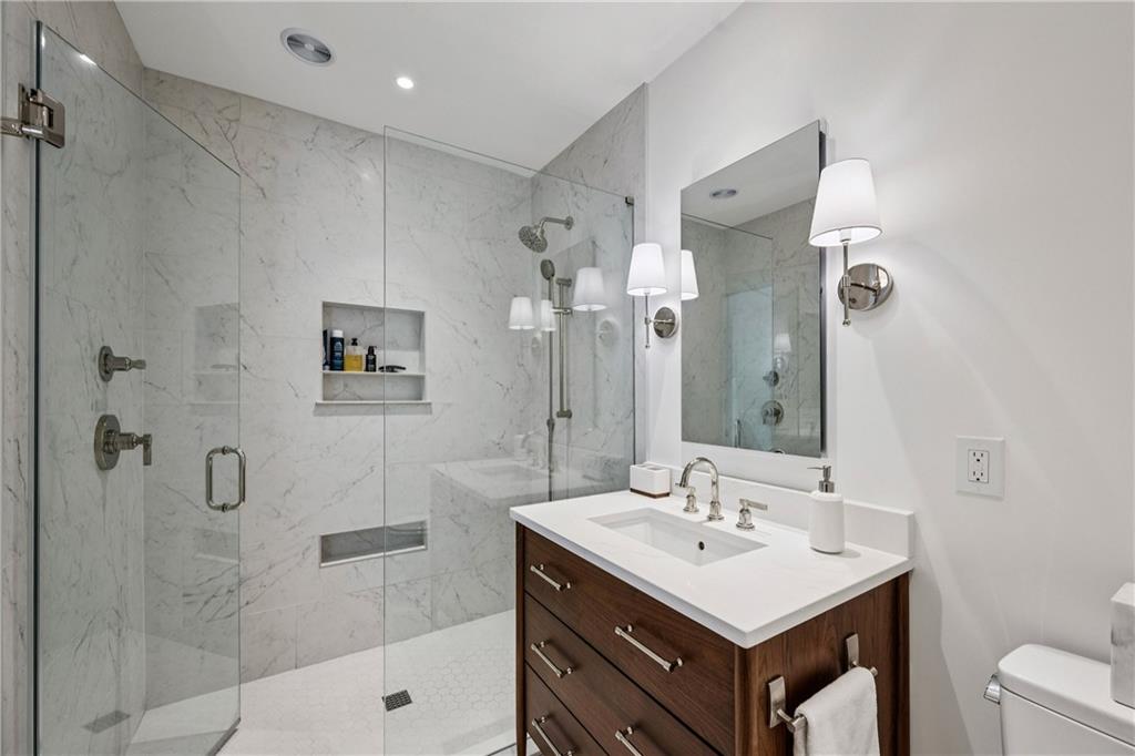 840 Woodley Drive NW