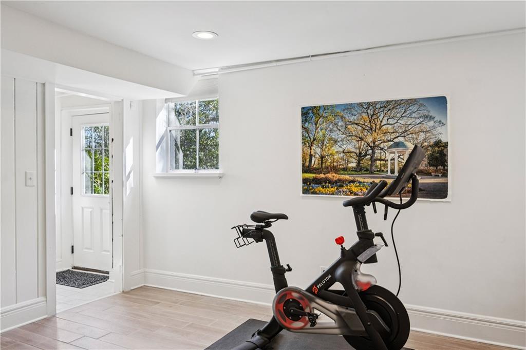 840 Woodley Drive NW