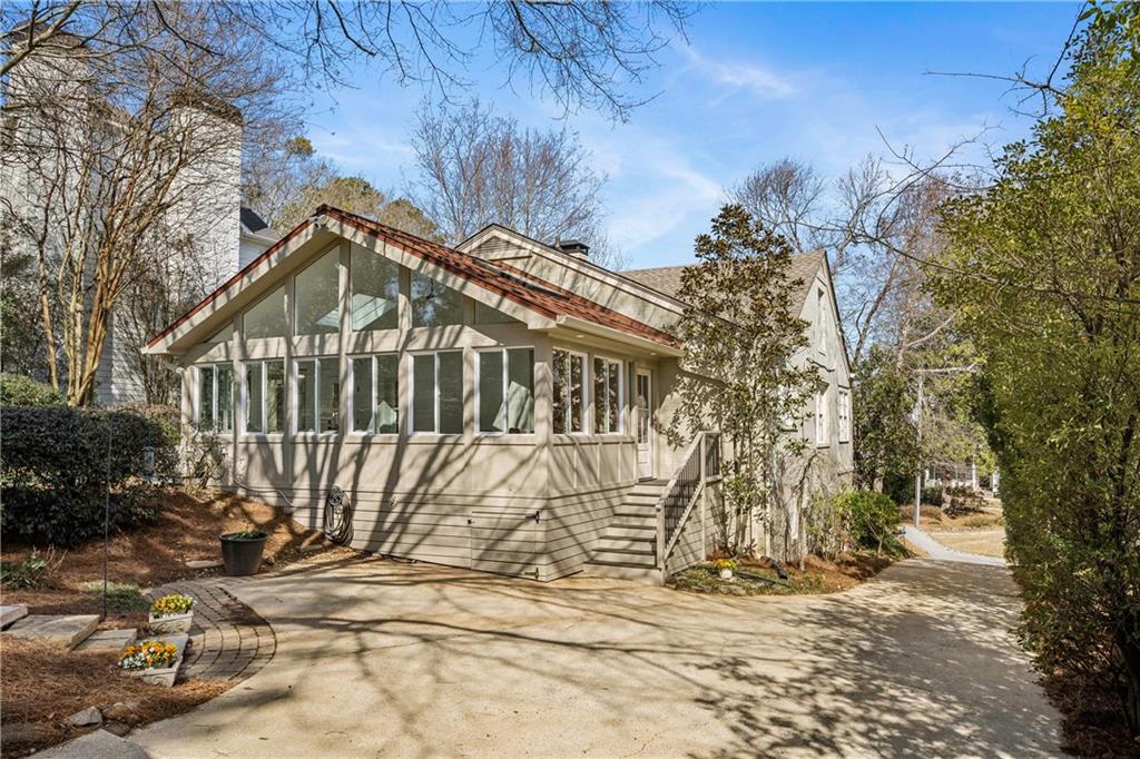 840 Woodley Drive NW