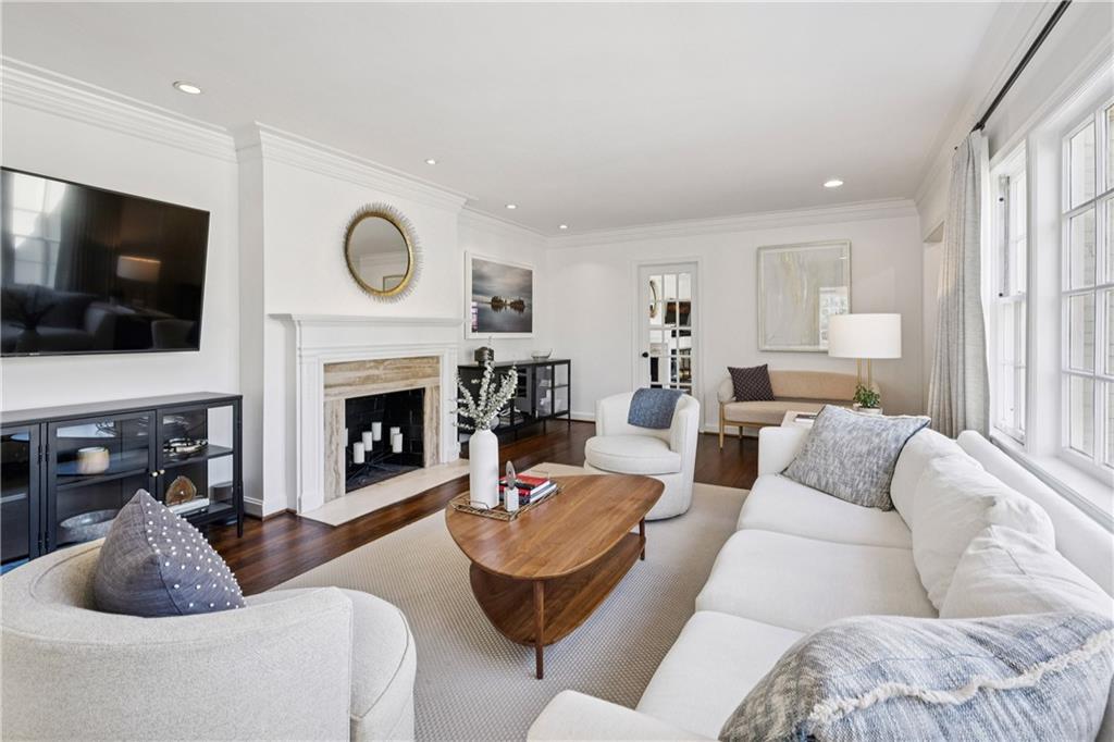 840 Woodley Drive NW