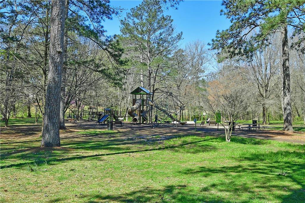 840 Woodley Drive NW