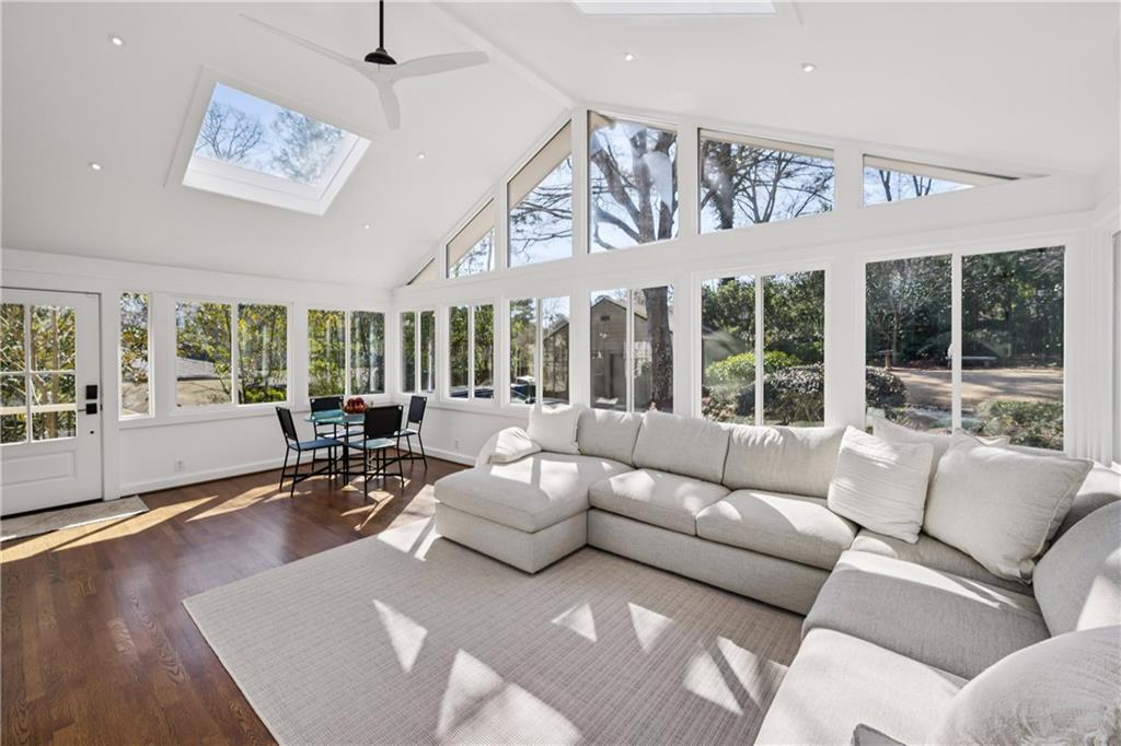 840 Woodley Drive NW