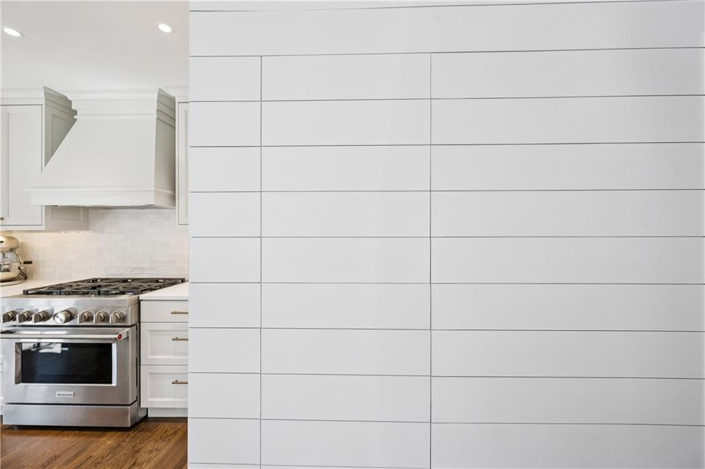 840 Woodley Drive NW