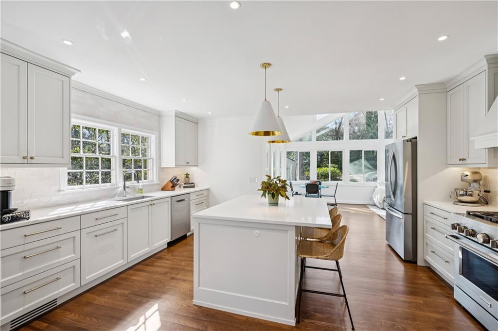 840 Woodley Drive NW