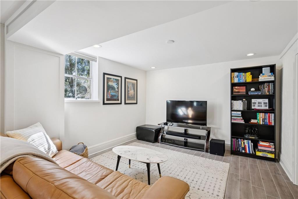 840 Woodley Drive NW