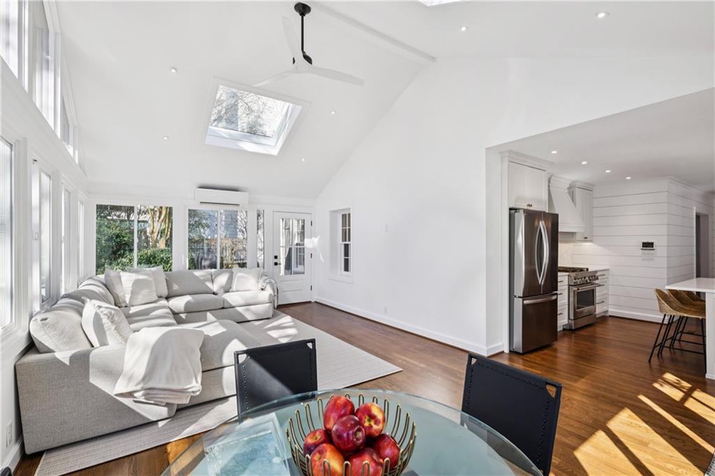 840 Woodley Drive NW