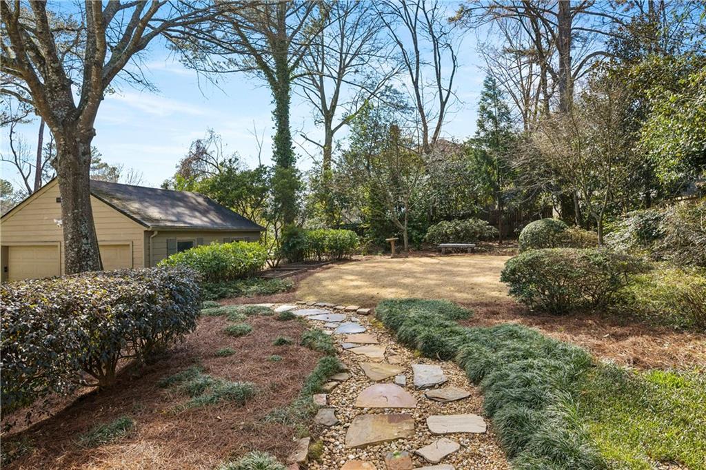 840 Woodley Drive NW