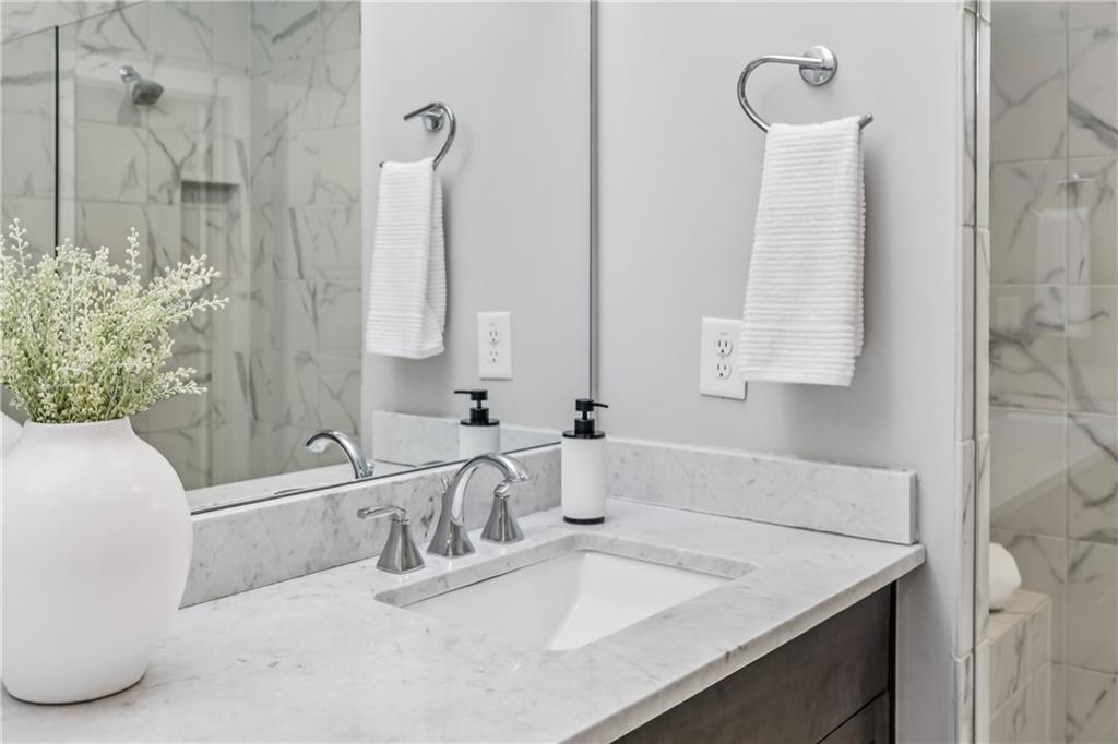 1922 Westside Boulevard