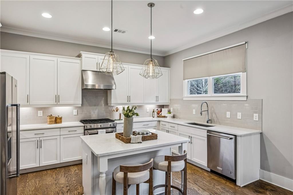 1922 Westside Boulevard