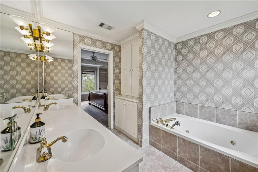 2190 Stephen Long Drive NE