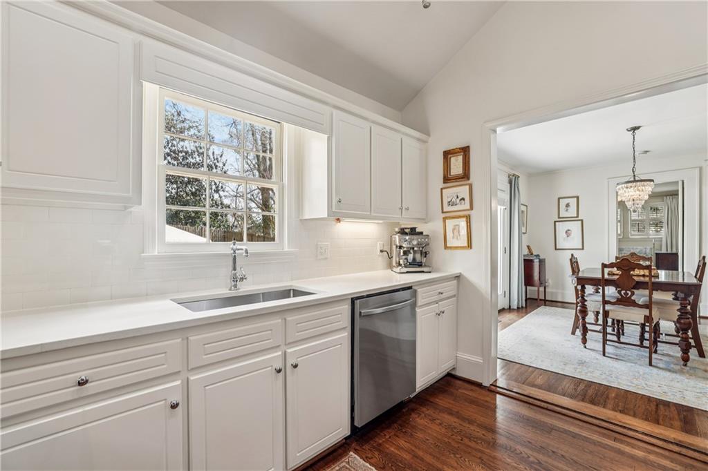 2387 Virginia Place NE