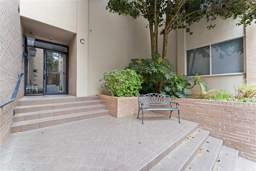 2734 Peachtree Road NW Unit C301
