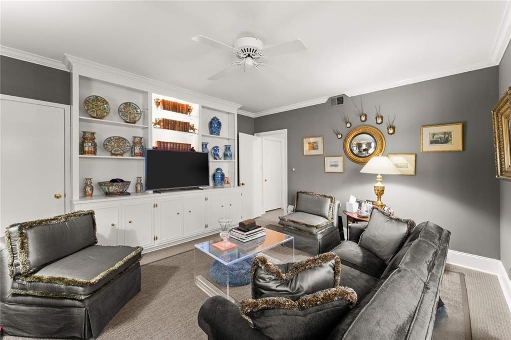 2734 Peachtree Road NW Unit C301