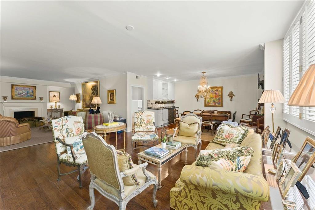 2734 Peachtree Road NW Unit C301