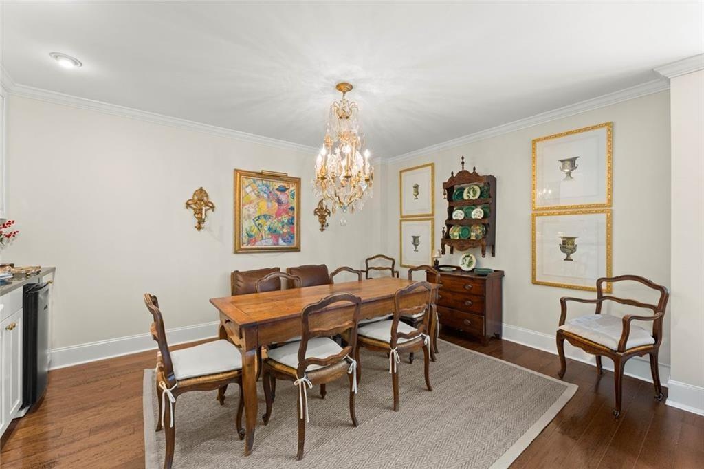 2734 Peachtree Road NW Unit C301