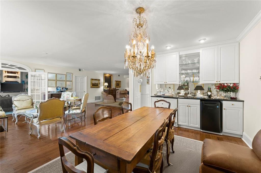 2734 Peachtree Road NW Unit C301