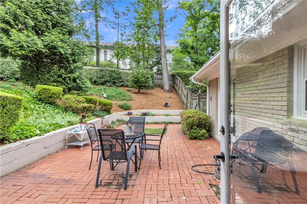 4374 Peachtree Dunwoody Road NE