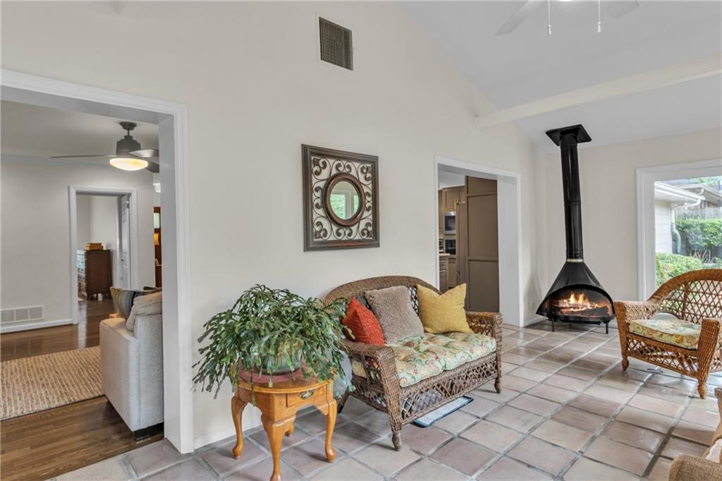 4374 Peachtree Dunwoody Road NE