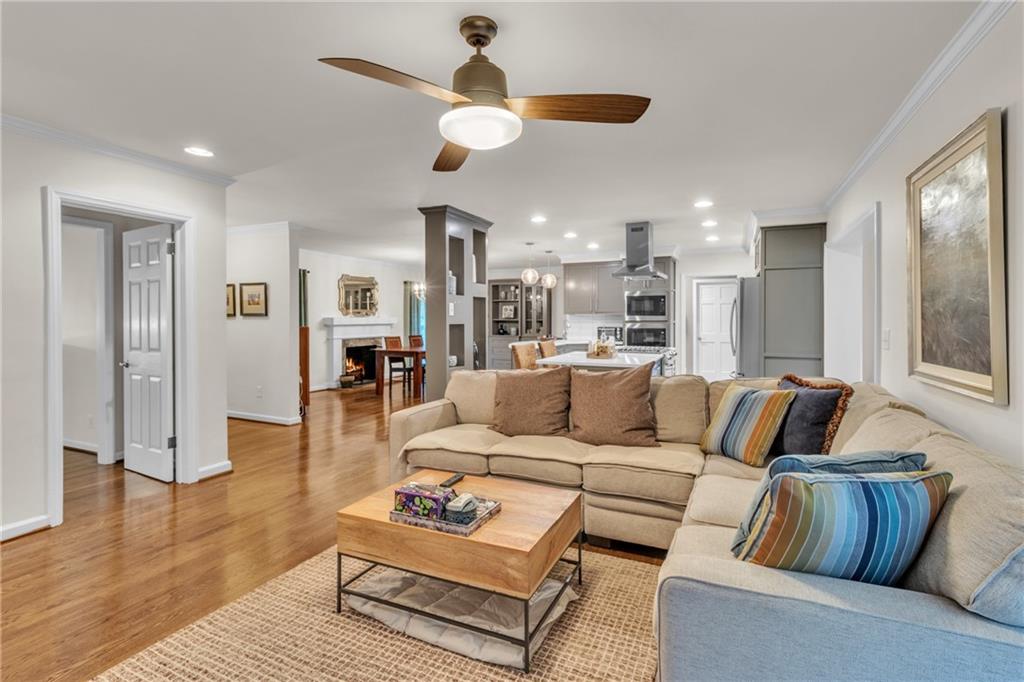 4374 Peachtree Dunwoody Road NE