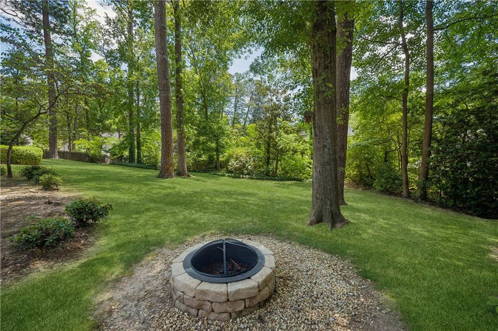 1290 Peachtree Battle Avenue NW