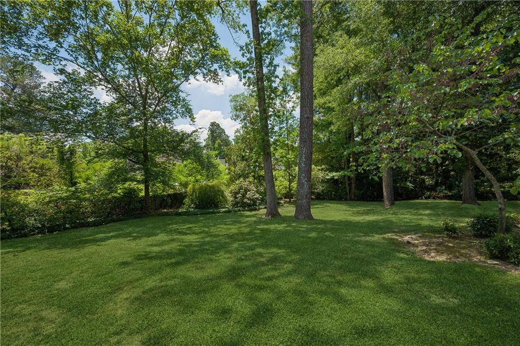 1290 Peachtree Battle Avenue NW