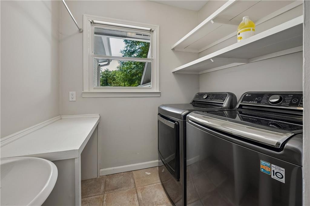 1290 Peachtree Battle Avenue NW