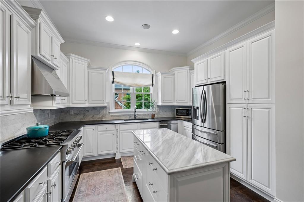 2 Bohler Point NW
