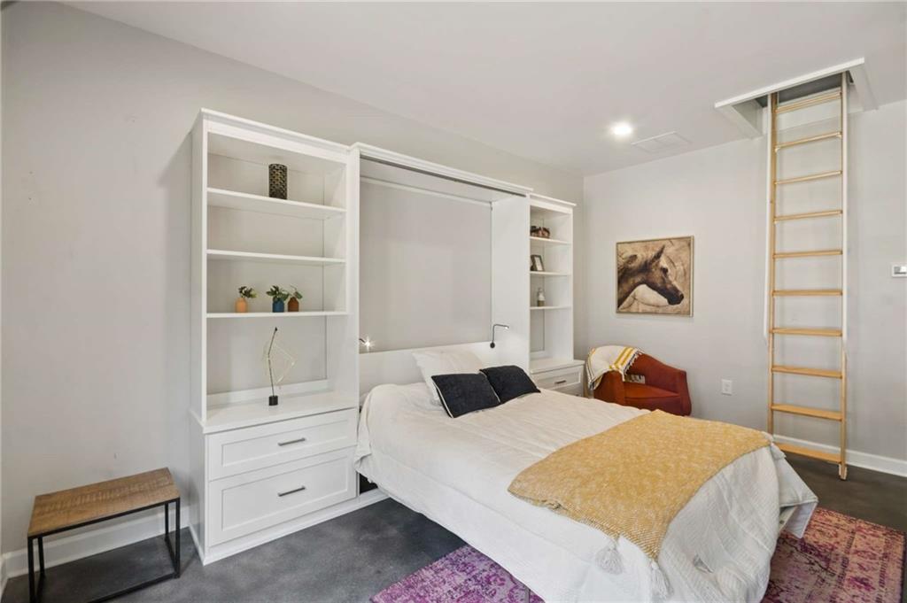 106 W Hill Street