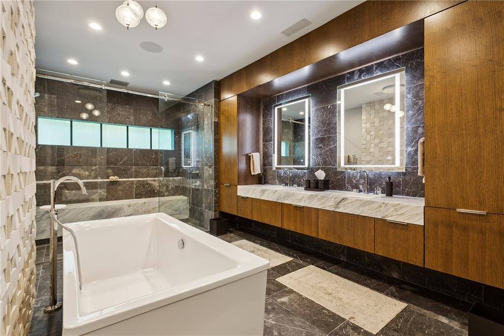 2525 Peachtree Road NE Unit 32