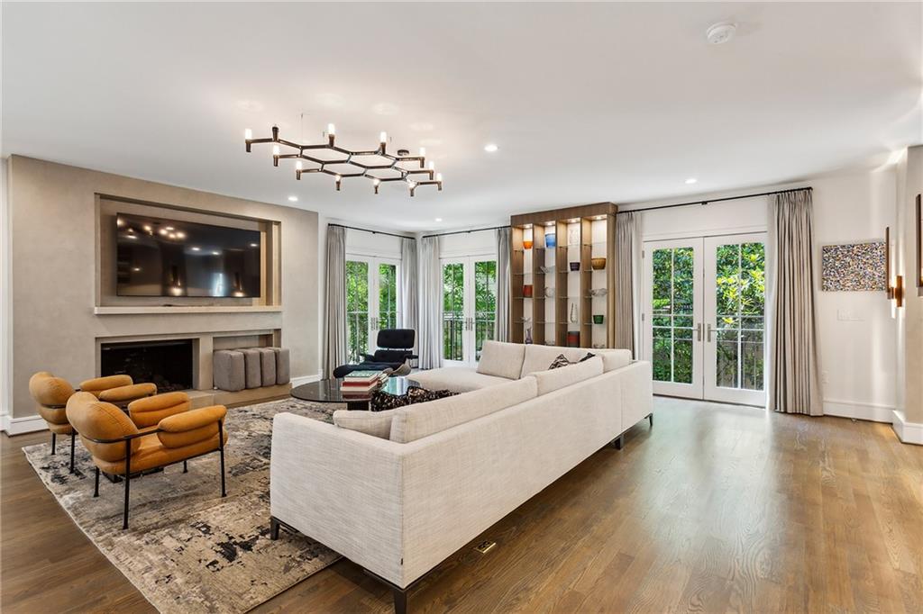 2525 Peachtree Road NE Unit 32