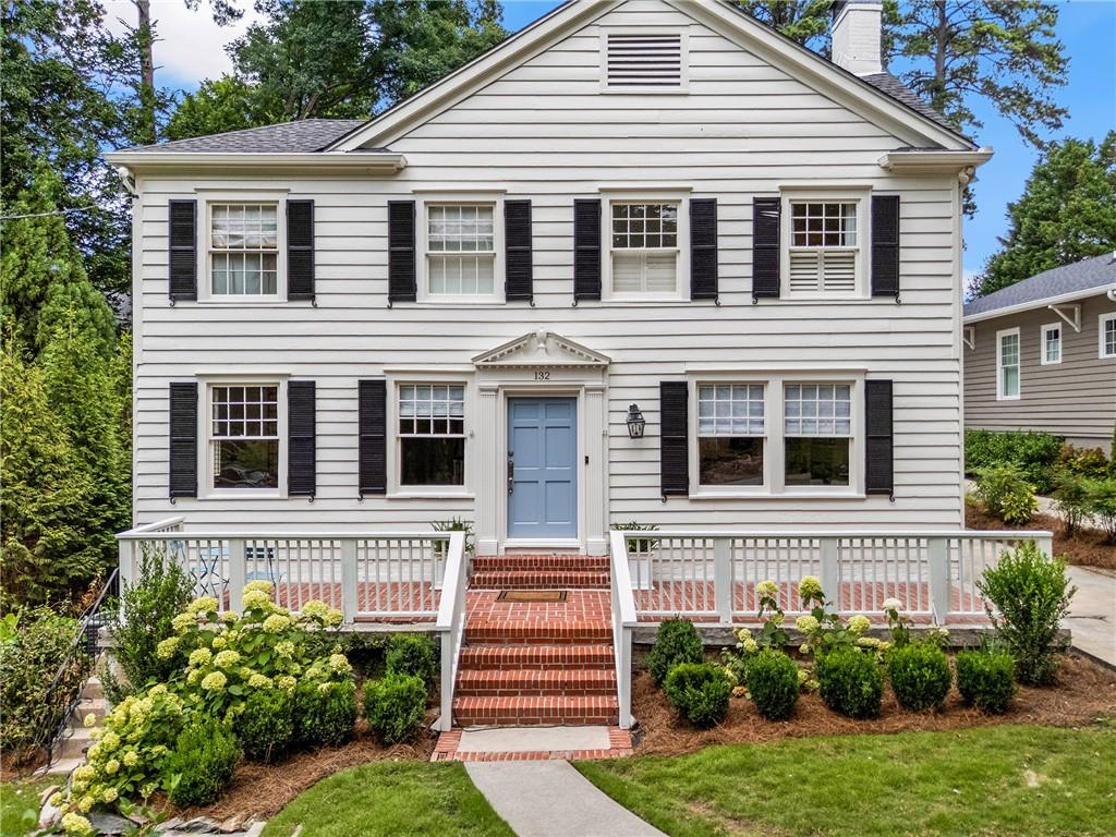 132 Peachtree Way NE
