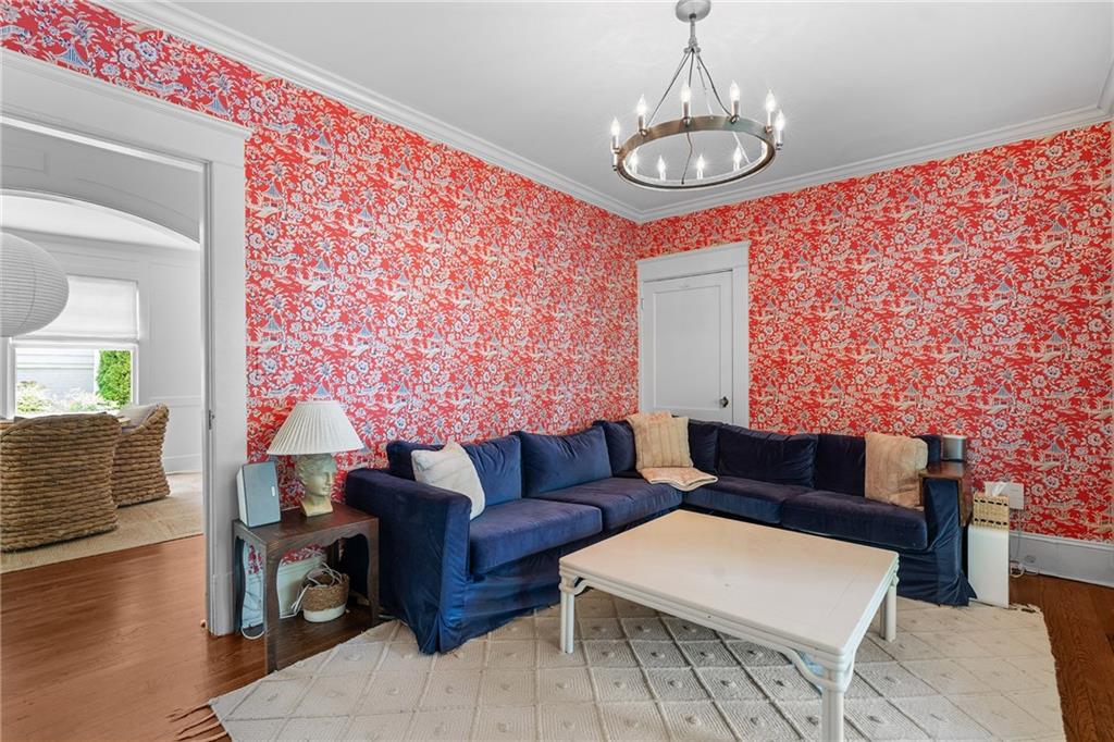 132 Peachtree Way NE