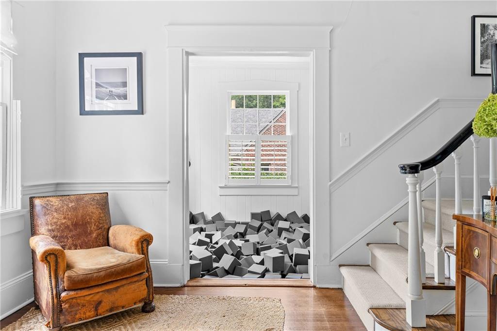 132 Peachtree Way NE