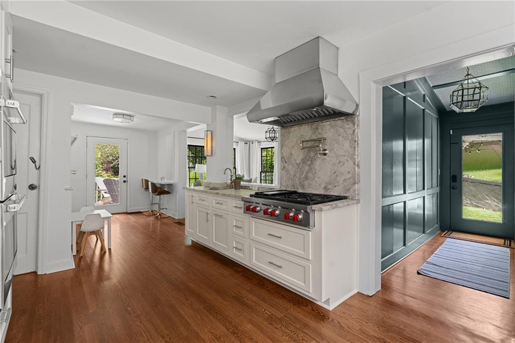 132 Peachtree Way NE