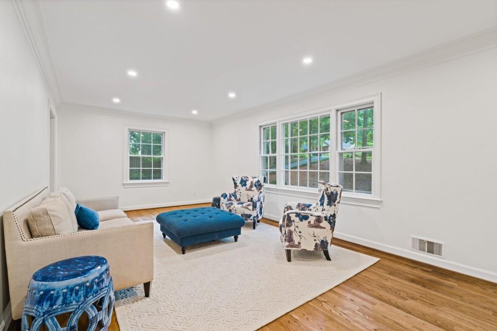 345 W Spalding Drive