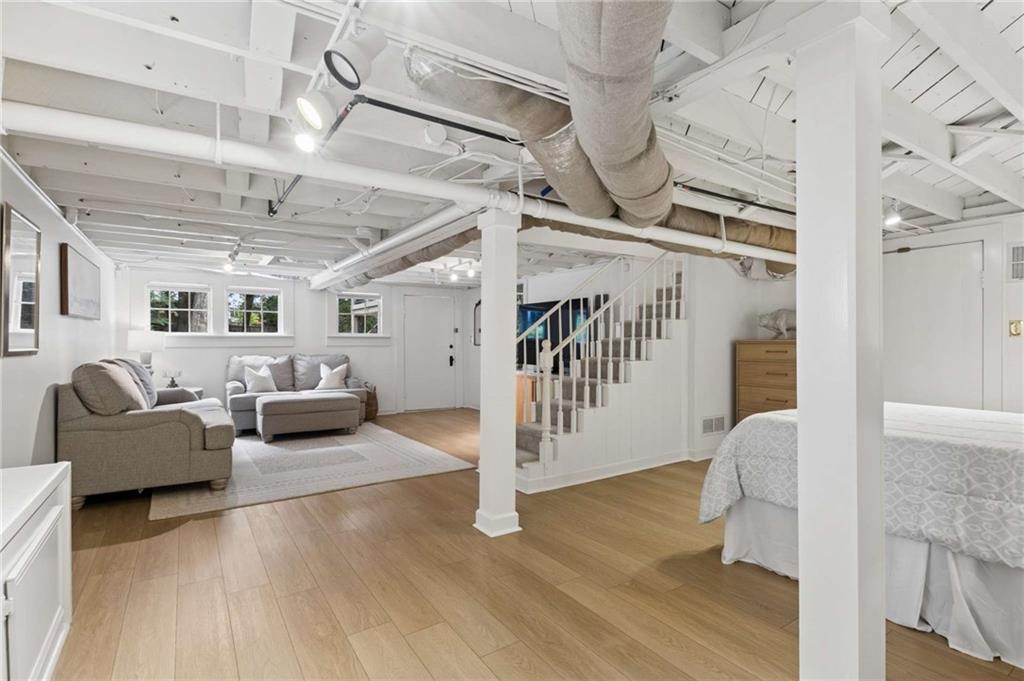 12 Arc Way NE