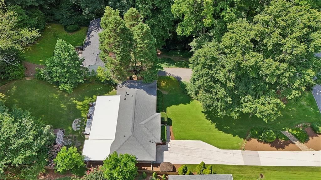 2201 Fairway Circle NE