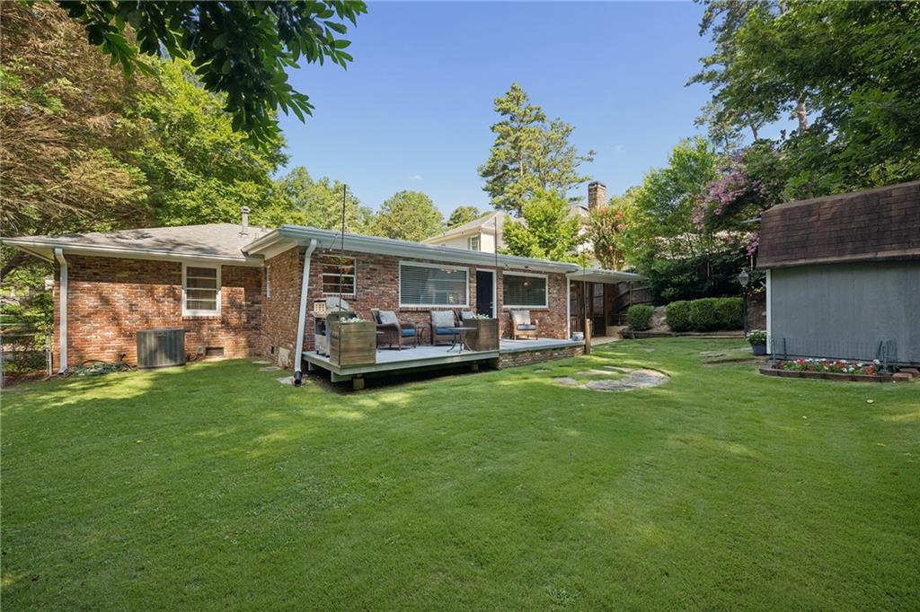 2201 Fairway Circle NE