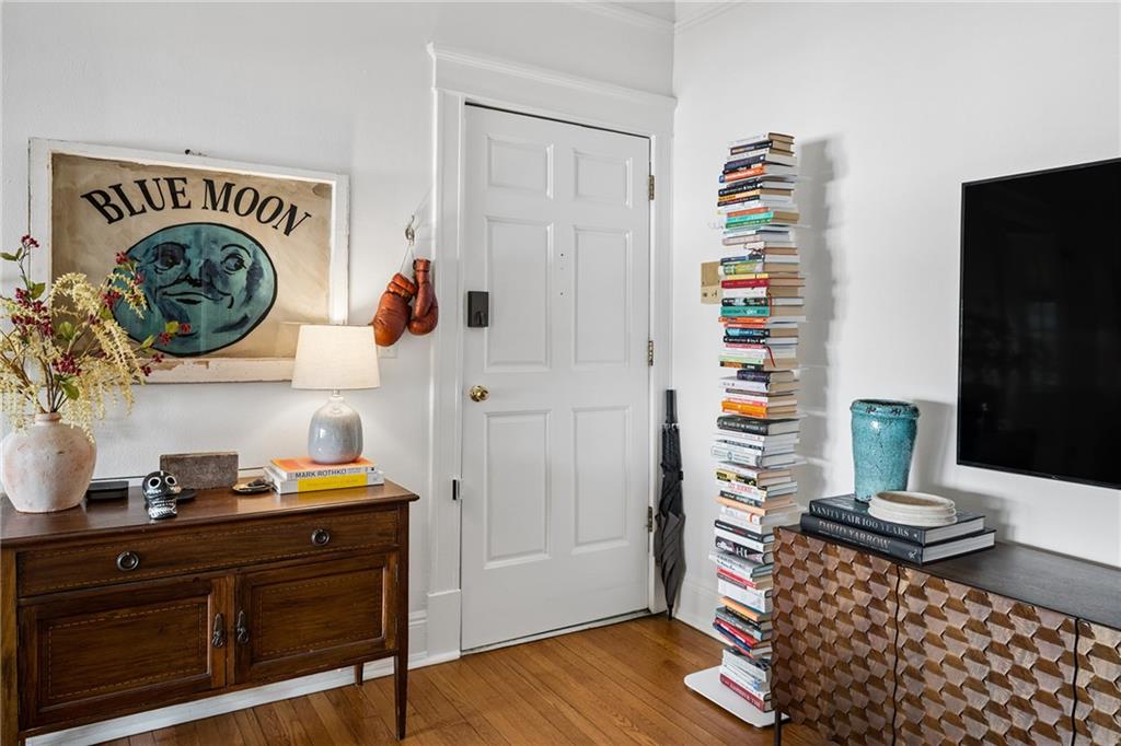 301 10th Street NE Unit 4