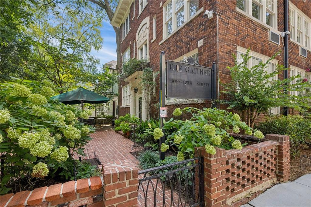 301 10th Street NE Unit 4