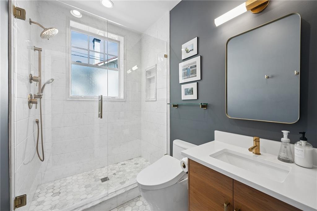 301 10th Street NE Unit 4