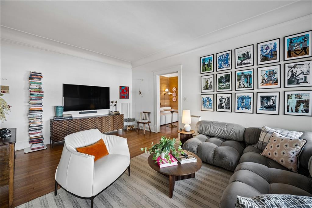 301 10th Street NE Unit 4