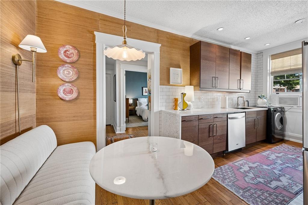 301 10th Street NE Unit 4