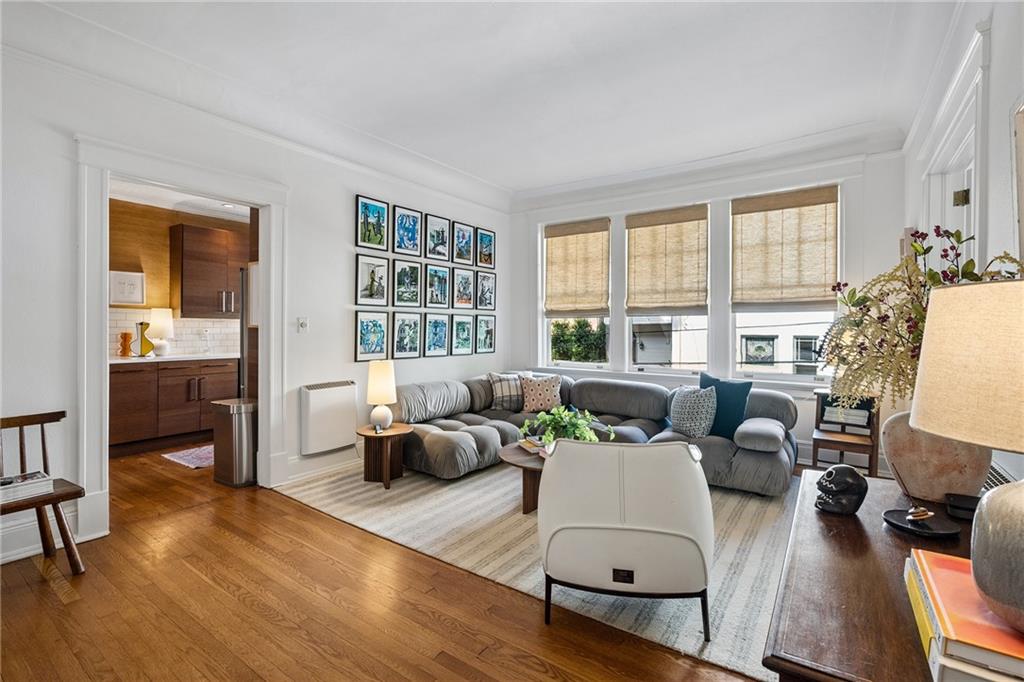 301 10th Street NE Unit 4