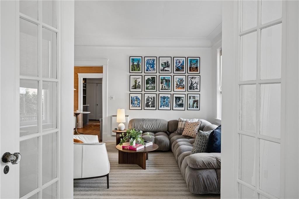 301 10th Street NE Unit 4