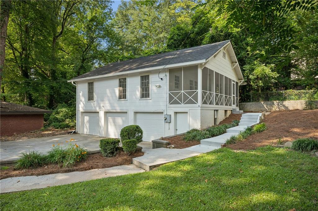 472 Burlington Road NE