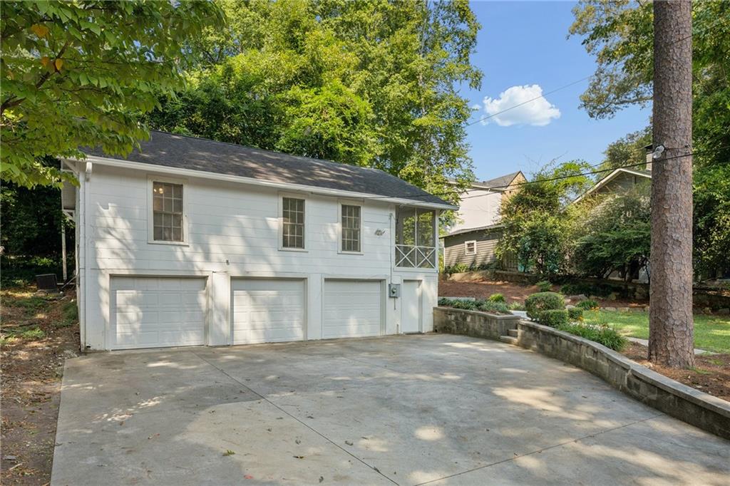 472 Burlington Road NE