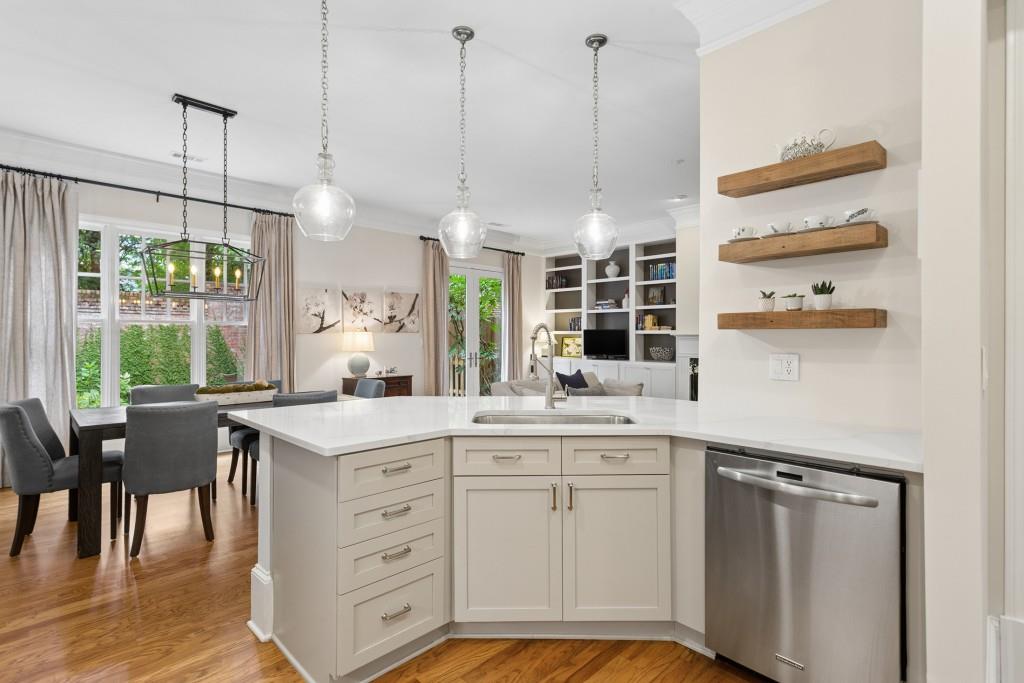 3313 Buckhead Forest Mews NE